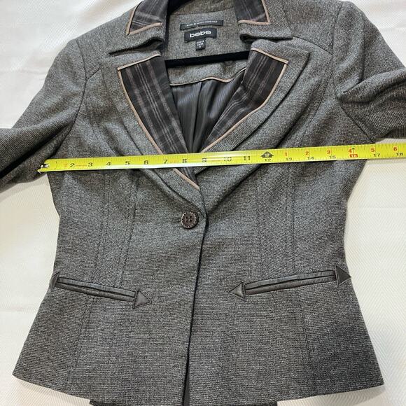 Bebe Jacket Womens 6 Charcoal Blazer 2 Button Tweed Texture Plaid Trim Peplum - Picture 4 of 16